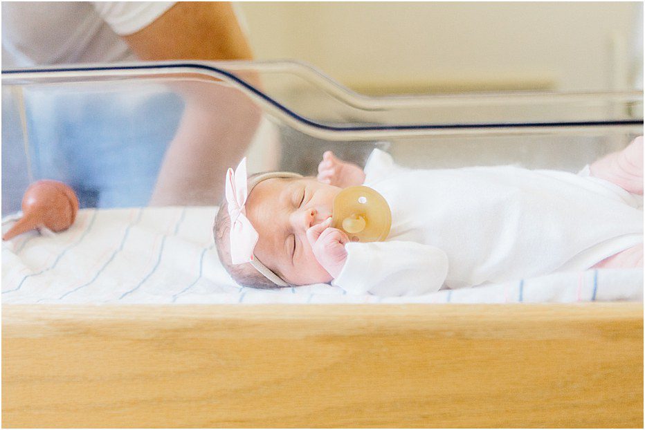 DIY hospital photos of your newborn